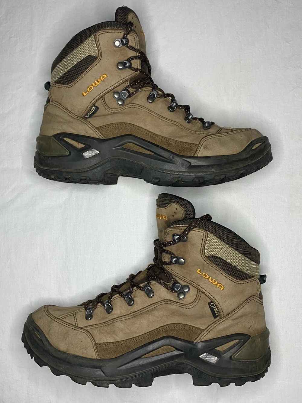 Lowa Renegade GTX Mid Boots Mens Size 10 US Brown Waterproof Hiking Vibram Trail